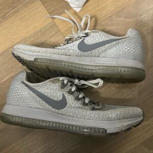 Women’s Running Shoes